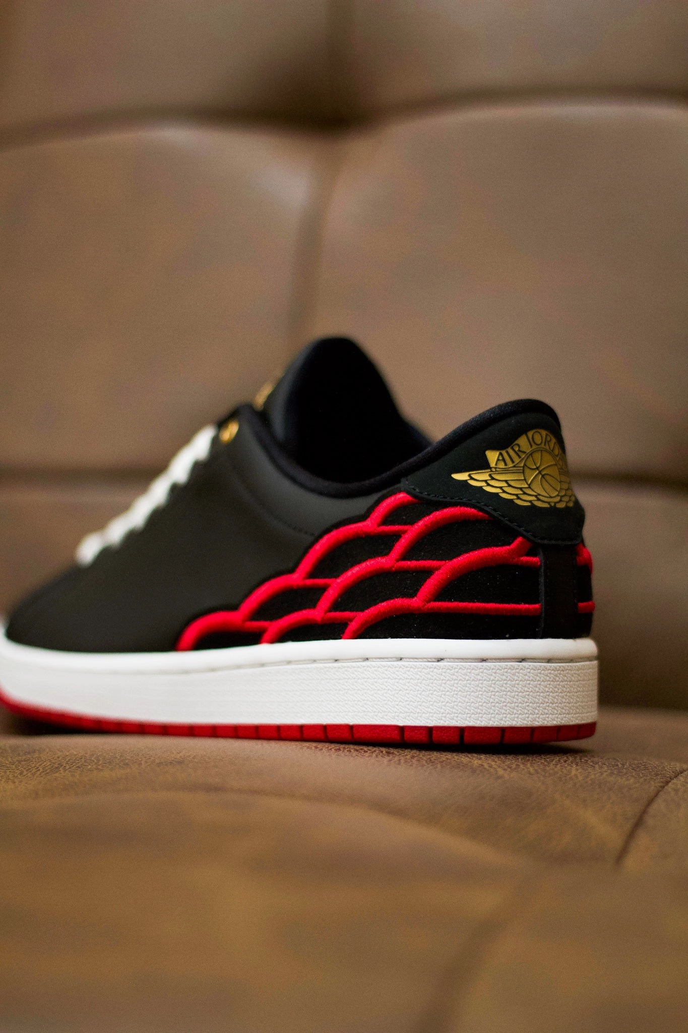 AIR JORDAN 1 CENTRE COURT BLACK/MYSTIC HIBISCUS