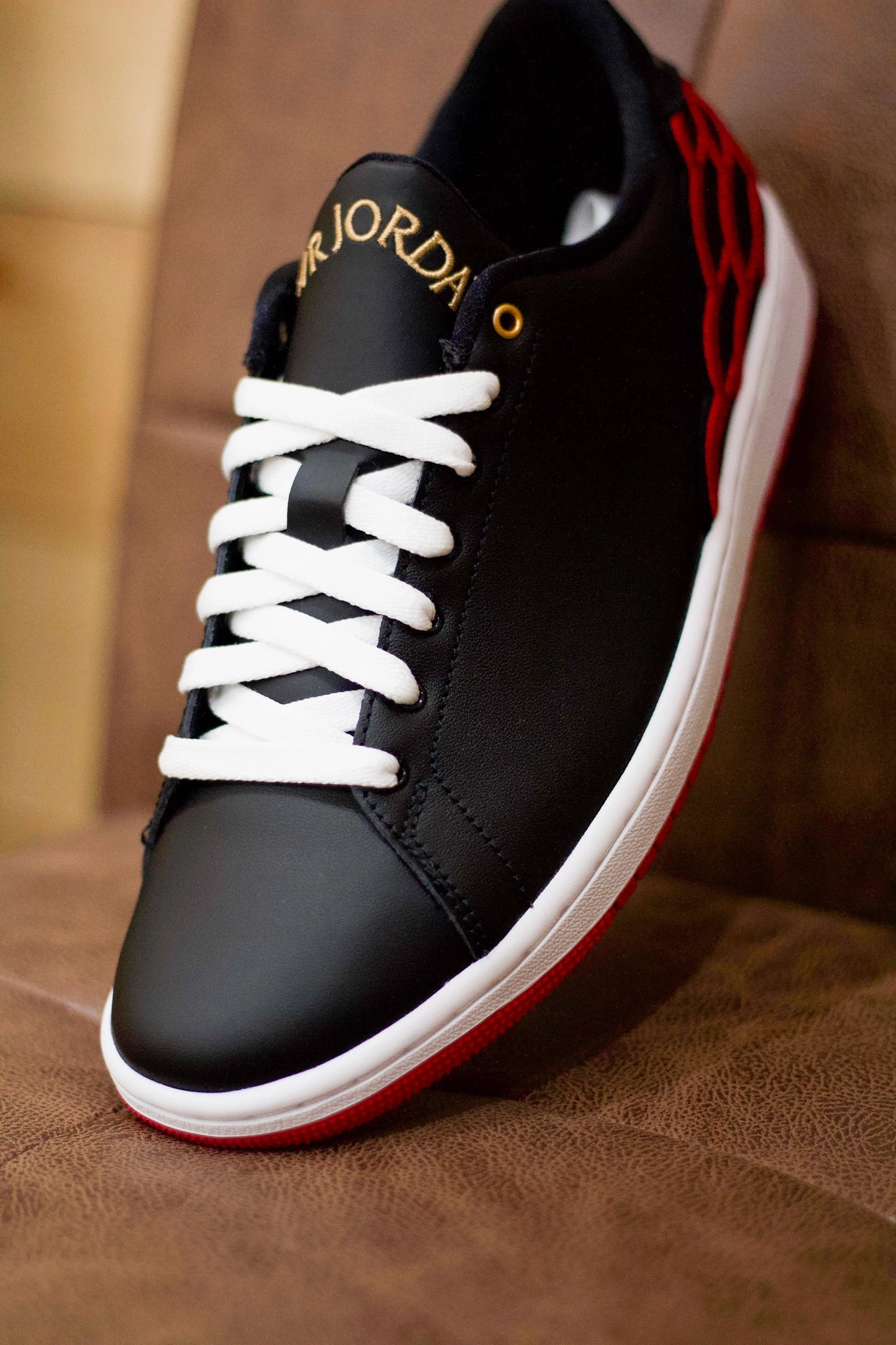 AIR JORDAN 1 CENTRE COURT BLACK/MYSTIC HIBISCUS