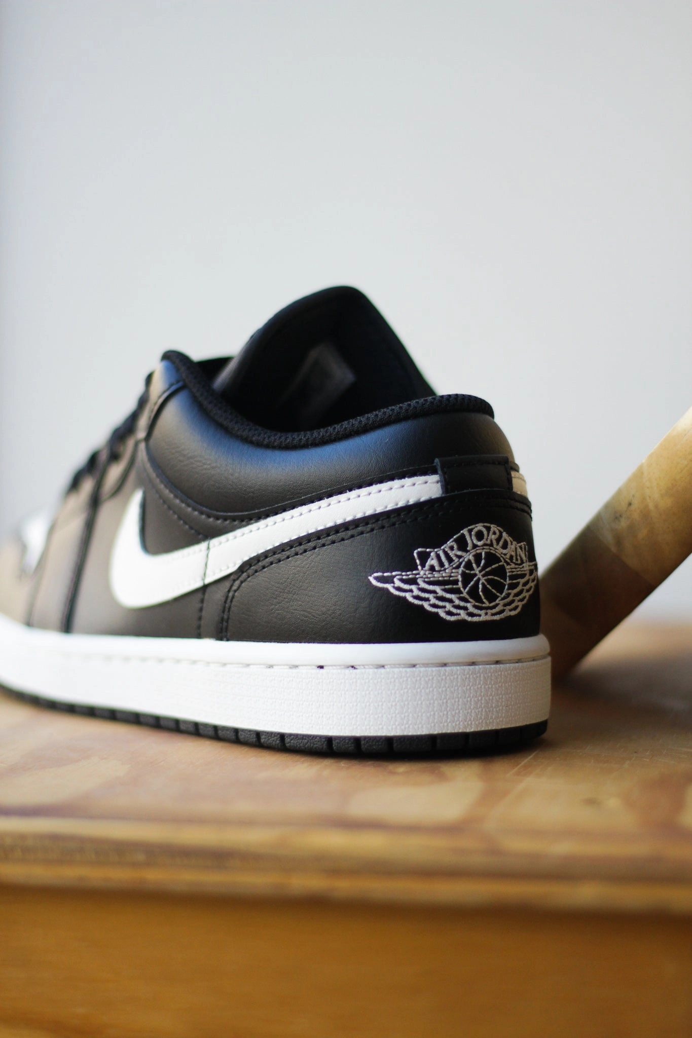 AIR JORDAN 1 LOW BLACK/SUMMIT WHITE