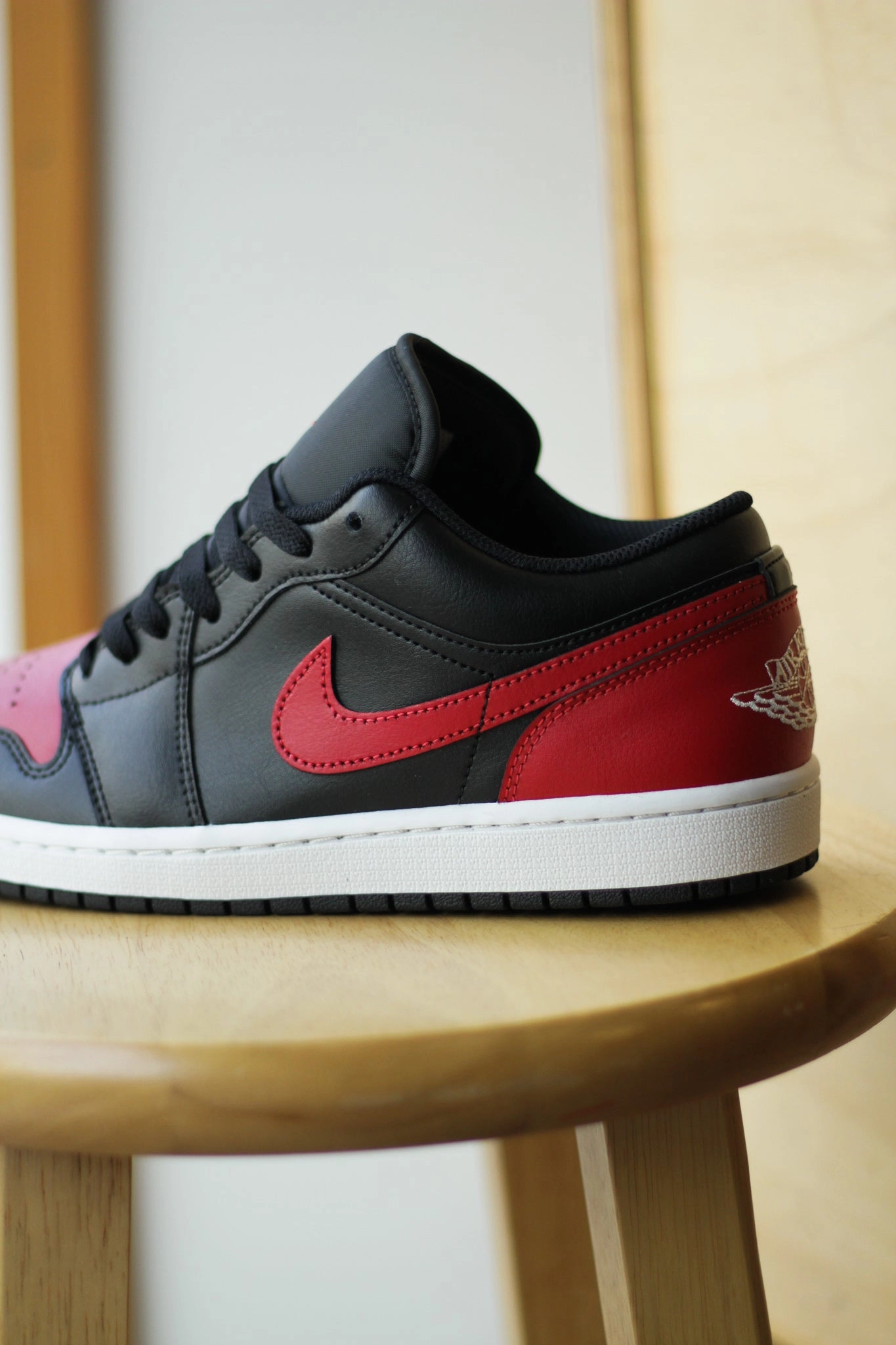 AIR JORDAN 1 LOW VARSITY RED