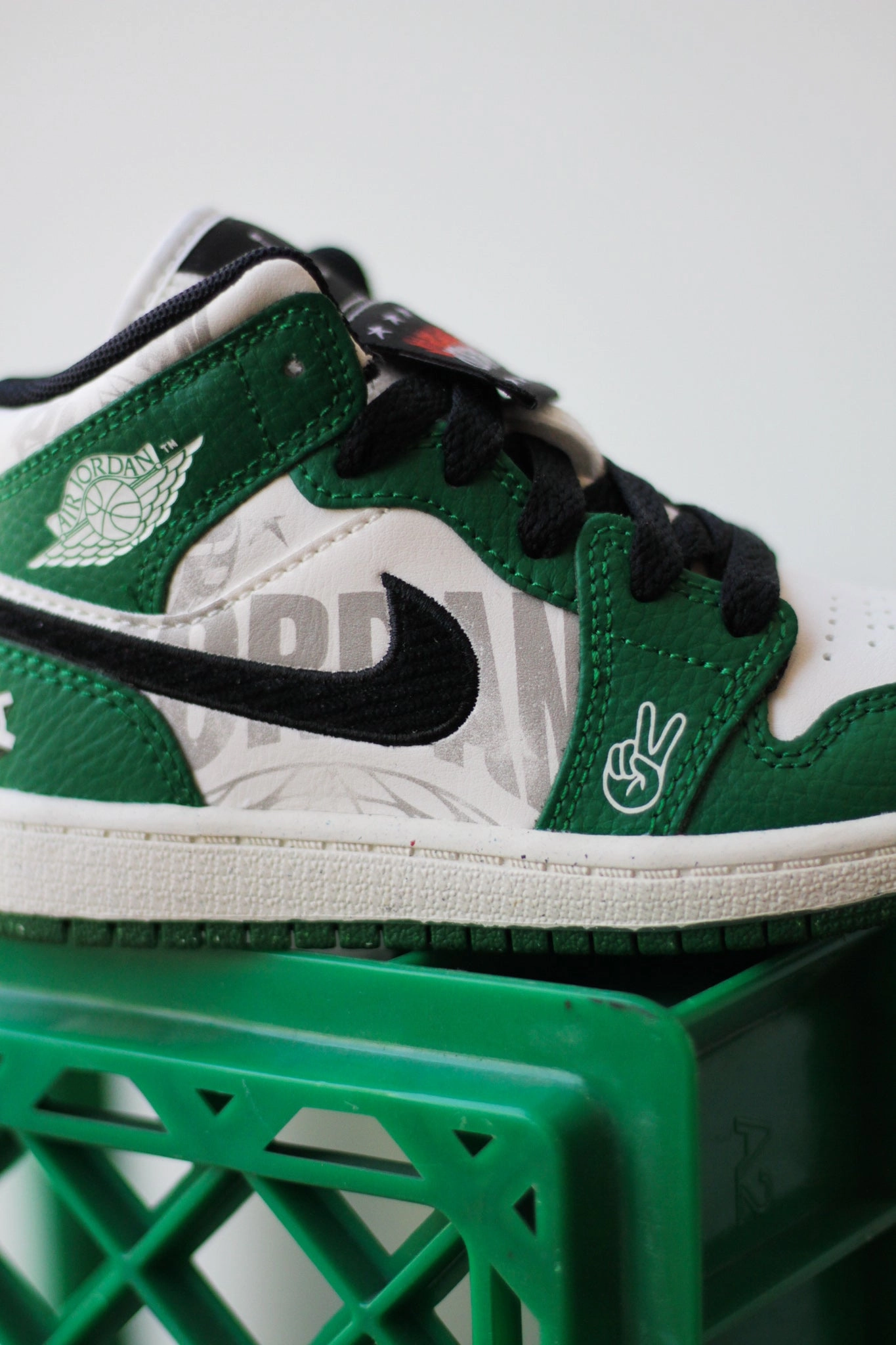 AIR JORDAN 1 MID SE (PS) PINE GREEN/SAIL-BLACK-TEAM ORANGE