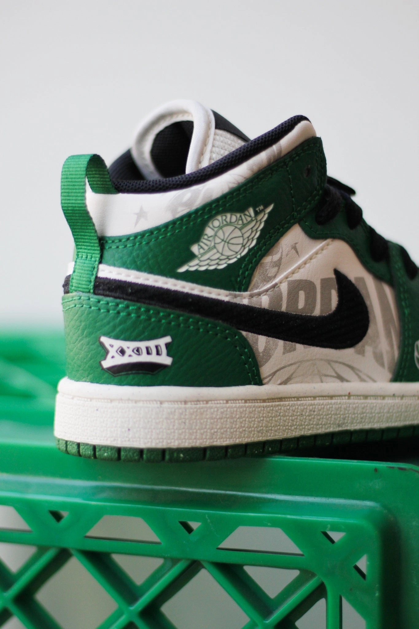 AIR JORDAN 1 MID SE (PS) PINE GREEN/SAIL-BLACK-TEAM ORANGE