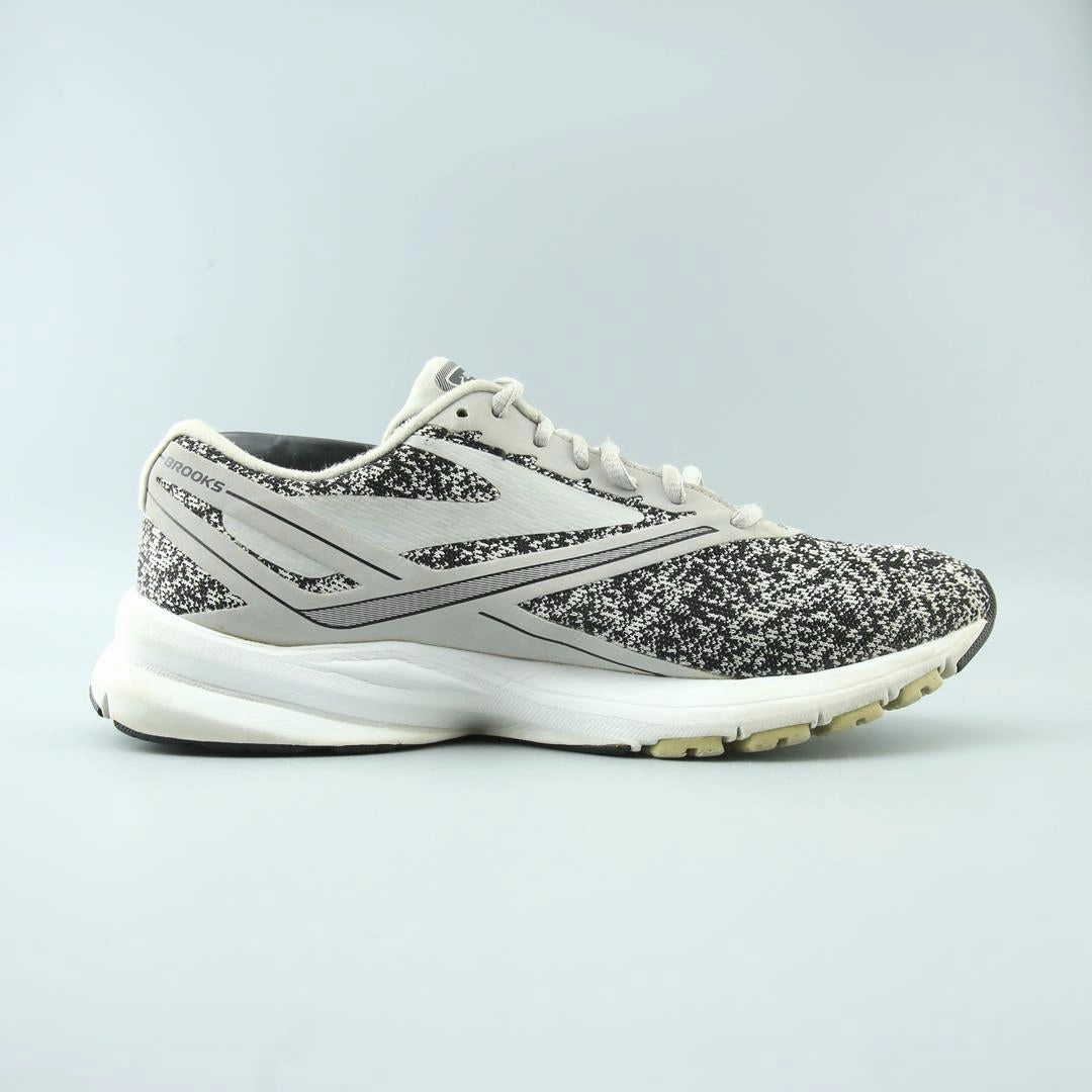 BROOKS LAUNCH 4
