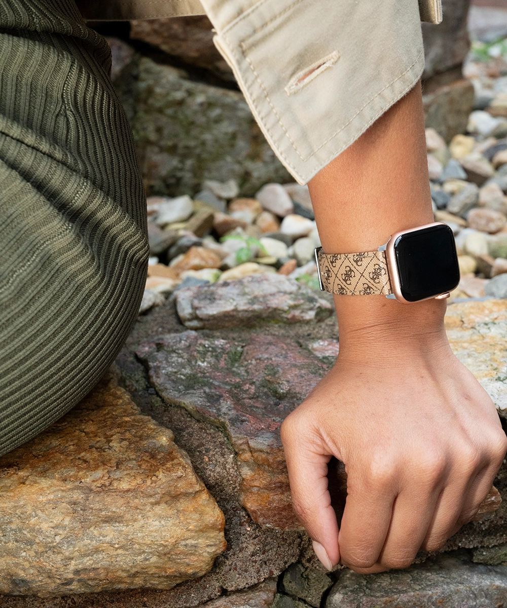 GUESS Logo Leather Band for Apple 38-40 mm Watch