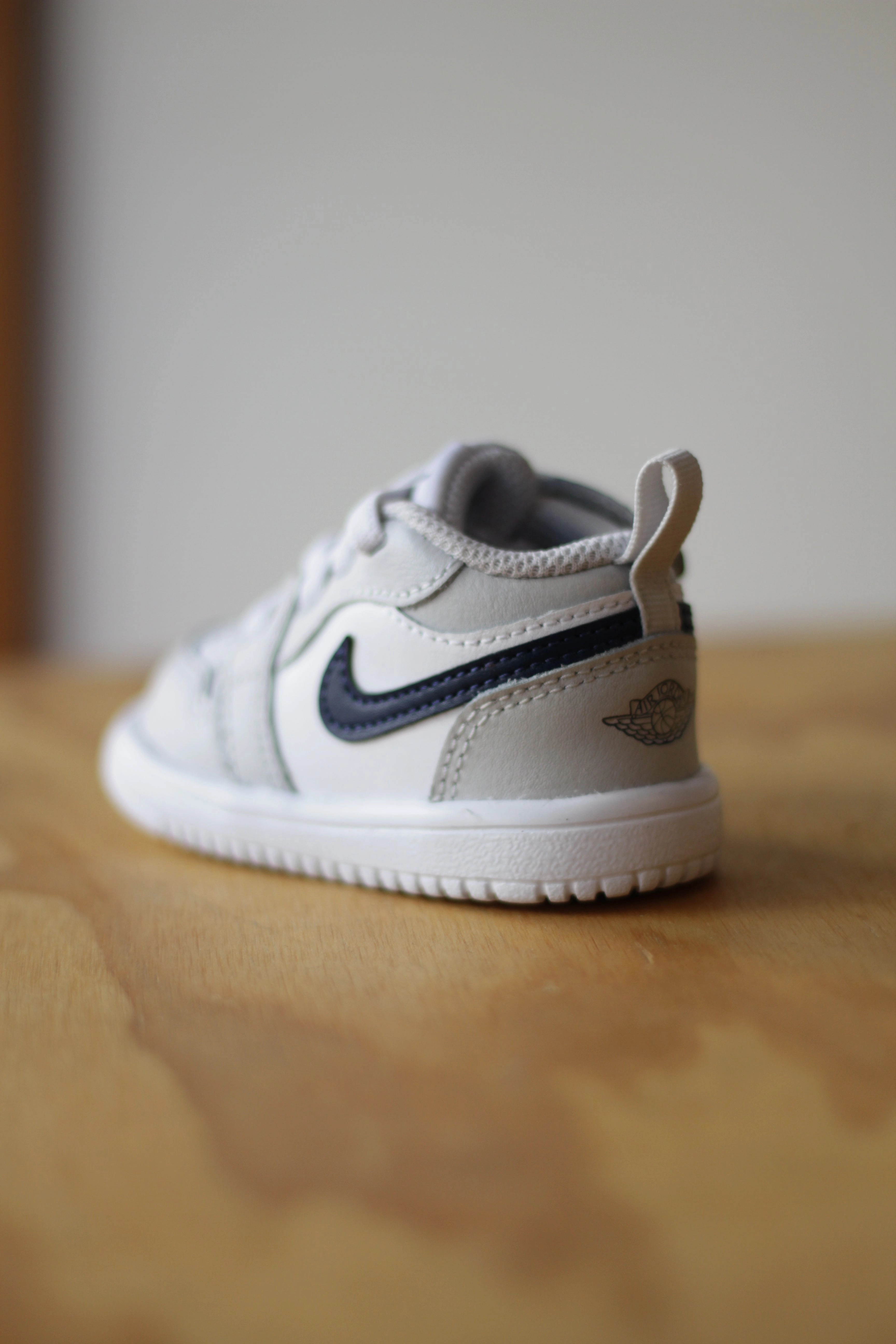 JORDAN 1 LOW ALT (TD) WHITE/MIDNIGHT NAVY-NEUTRAL GREY