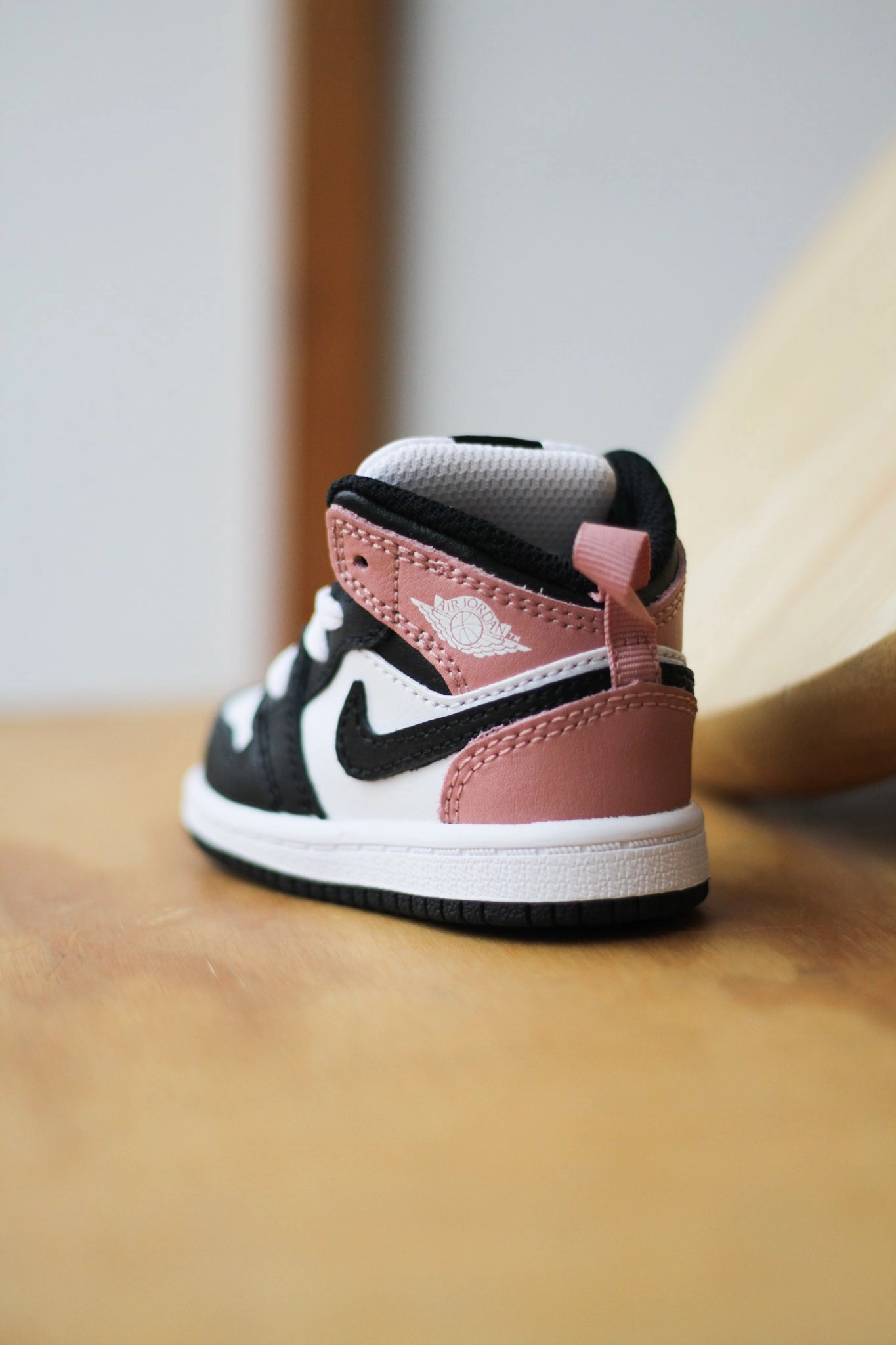 JORDAN 1 MID (TD) WHITE/BLACK-RUST PINK