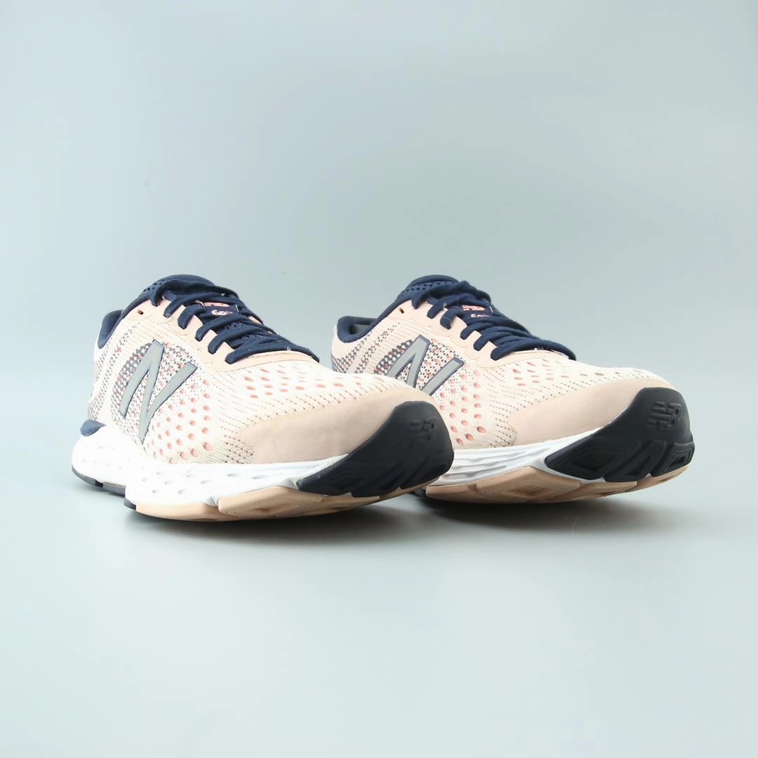 NEW BALANCE 680V6