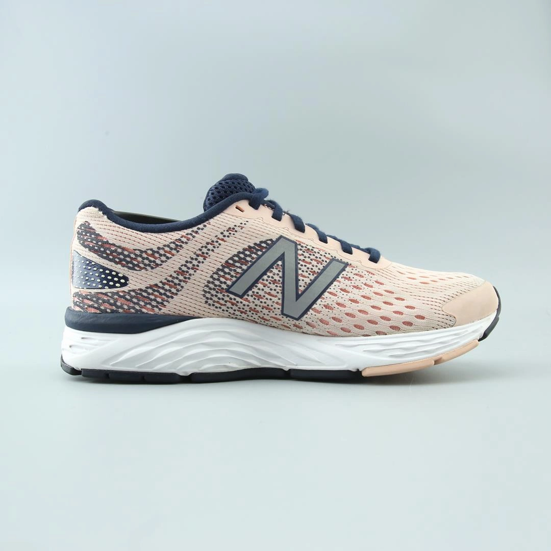 NEW BALANCE 680V6