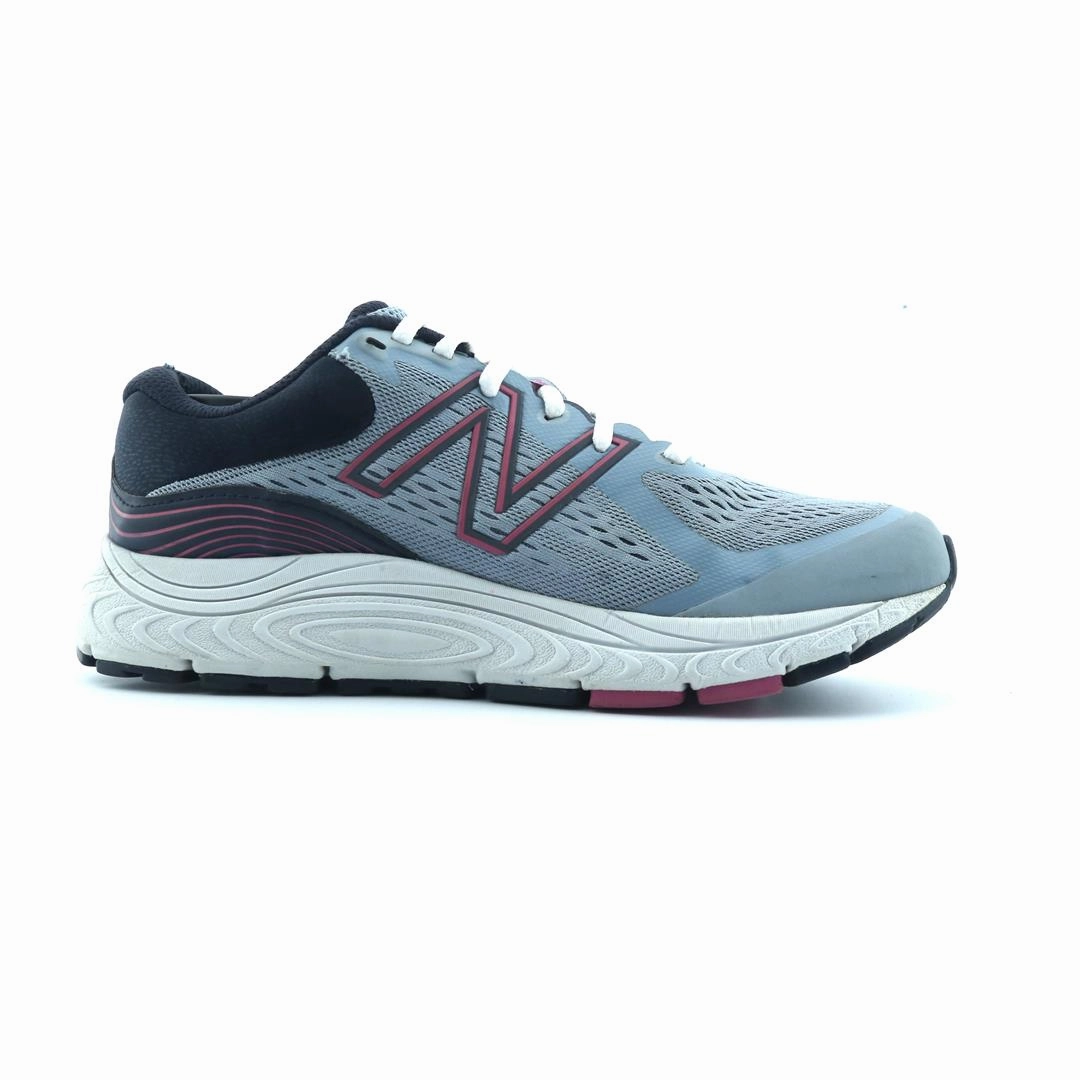 NEW BALANCE 840V5