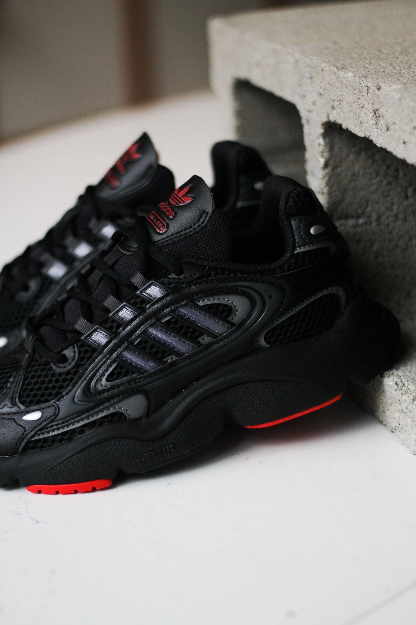 OZMILLEN BLACK