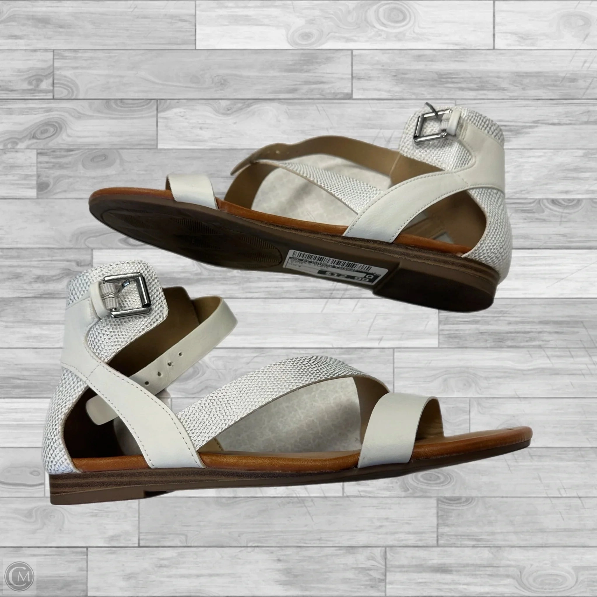 Sandals Flats By Cl By Chinese Laundry In White, Size: 7