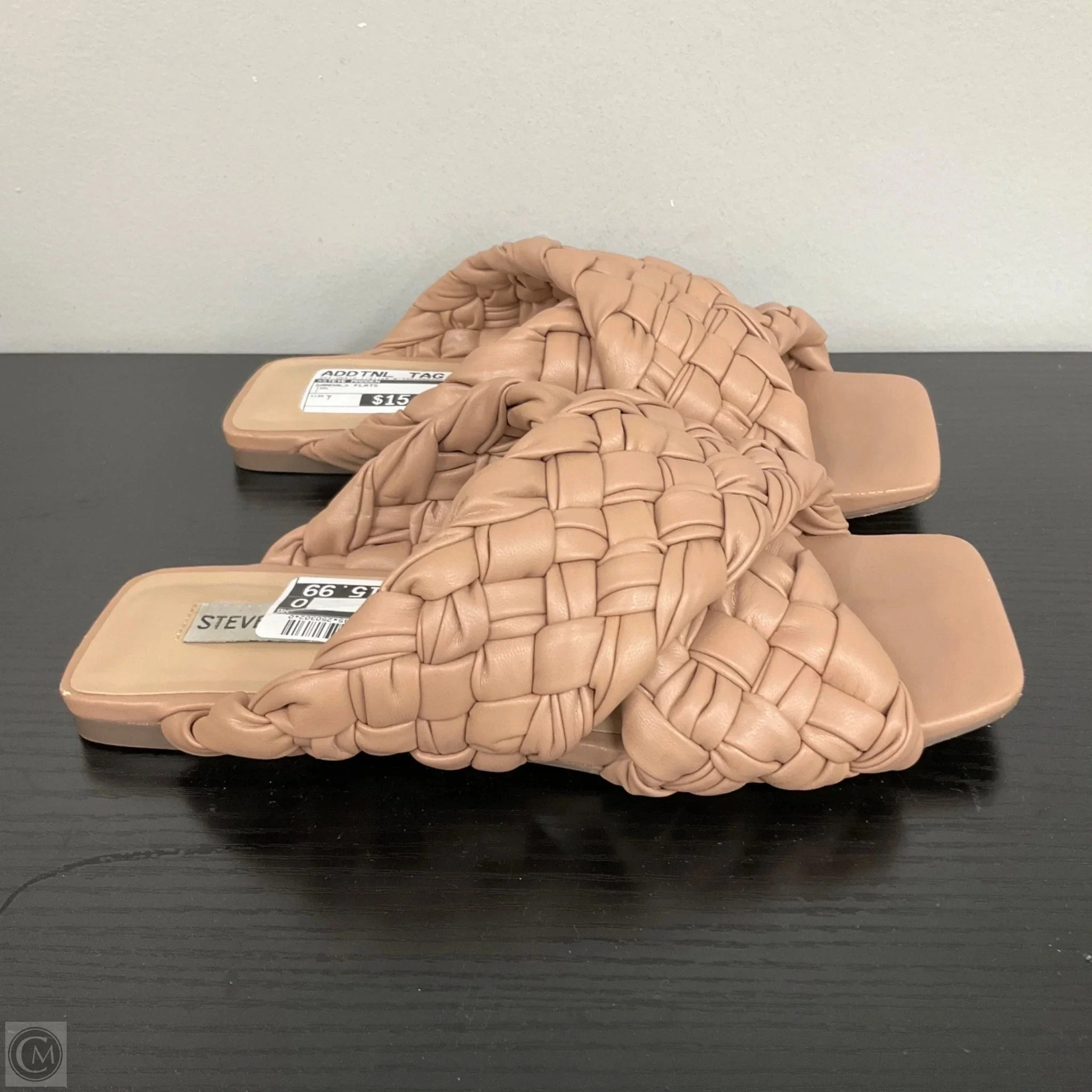 Sandals Flats By Steve Madden In Tan, Size: 7