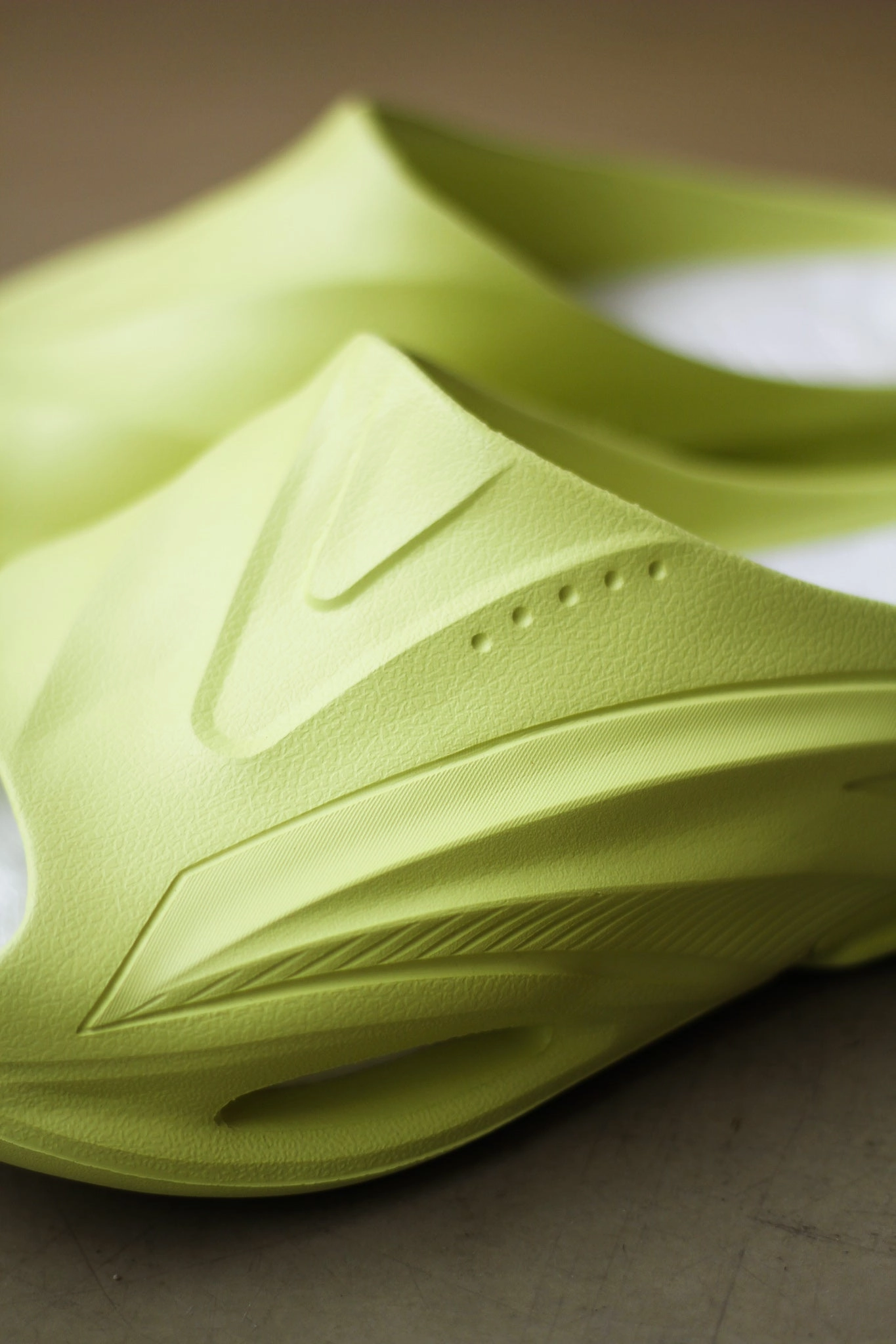 U BUBBLE SLIDE LIME GREEN