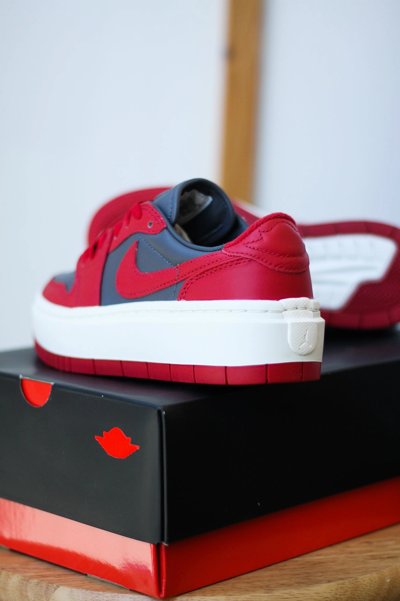W AIR JORDAN 1 ELEVATE LOW DARK GREY/VARSITY RED