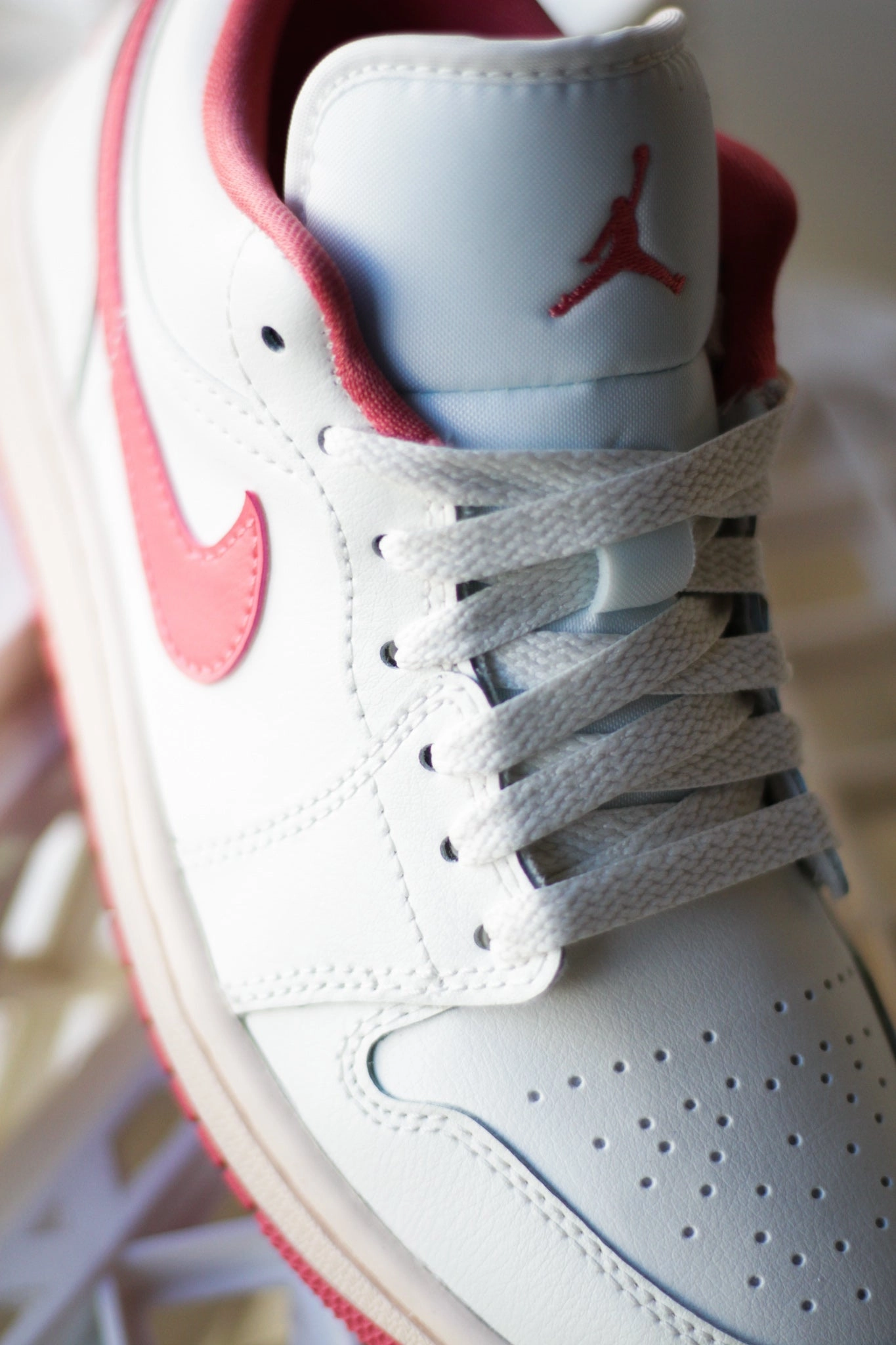 W AIR JORDAN 1 LOW SAIL/PINK SALT-GUAVA ICE