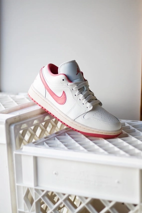 W AIR JORDAN 1 LOW SAIL/PINK SALT-GUAVA ICE